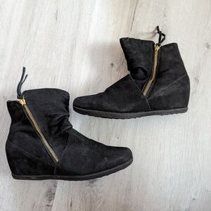 Cougar Suede Wedge Bootie Size 9